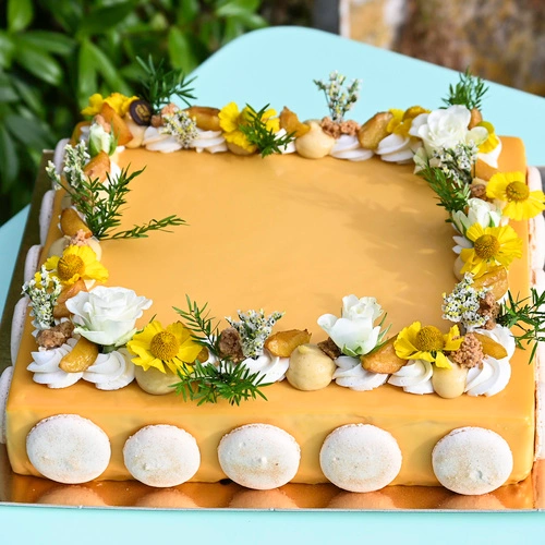entremet artisanal fleuri